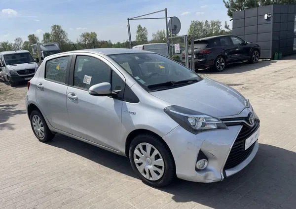 pomorskie Toyota Yaris cena 23800 przebieg: 100808, rok produkcji 2015 z Oleśnica